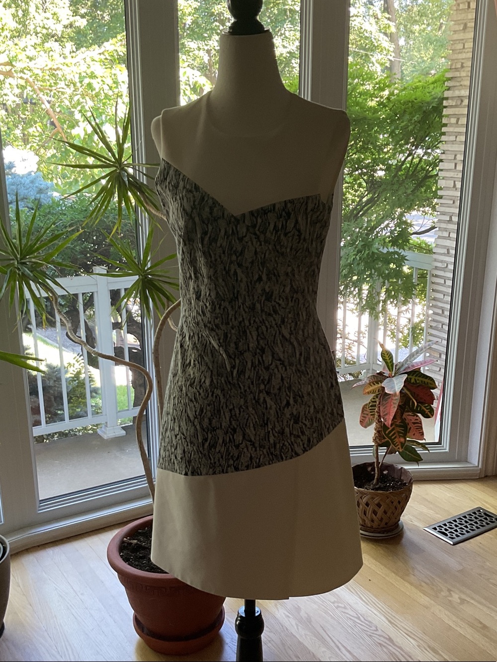 Judith & Charles Black & White Colorblock Sheath Dress – Size 4 – Made in Canada
